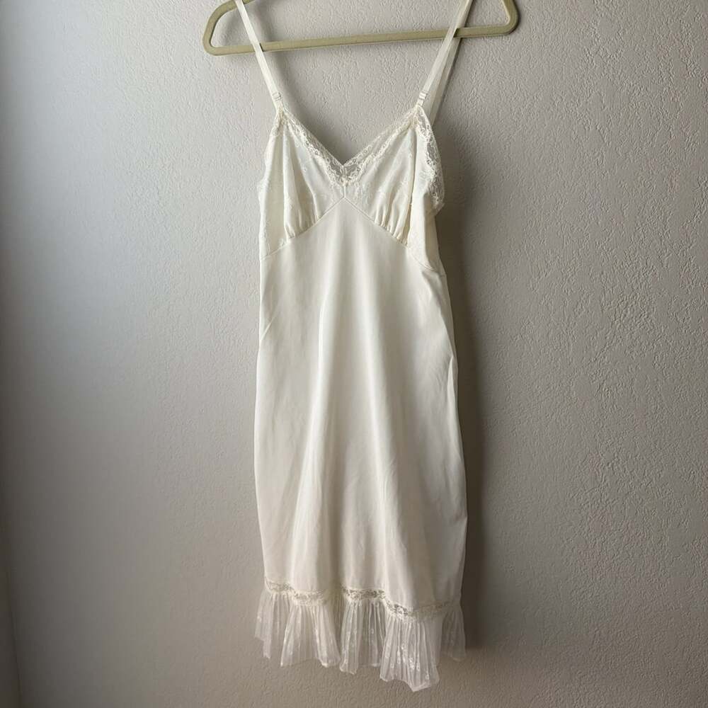 Vintage Seamprufe Full Slip White pin-up Short 33 Bust lace  Cups USA bridal 50s